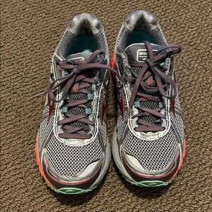 Brooks GTX Gore Tex Women’s Athletic Shoe.